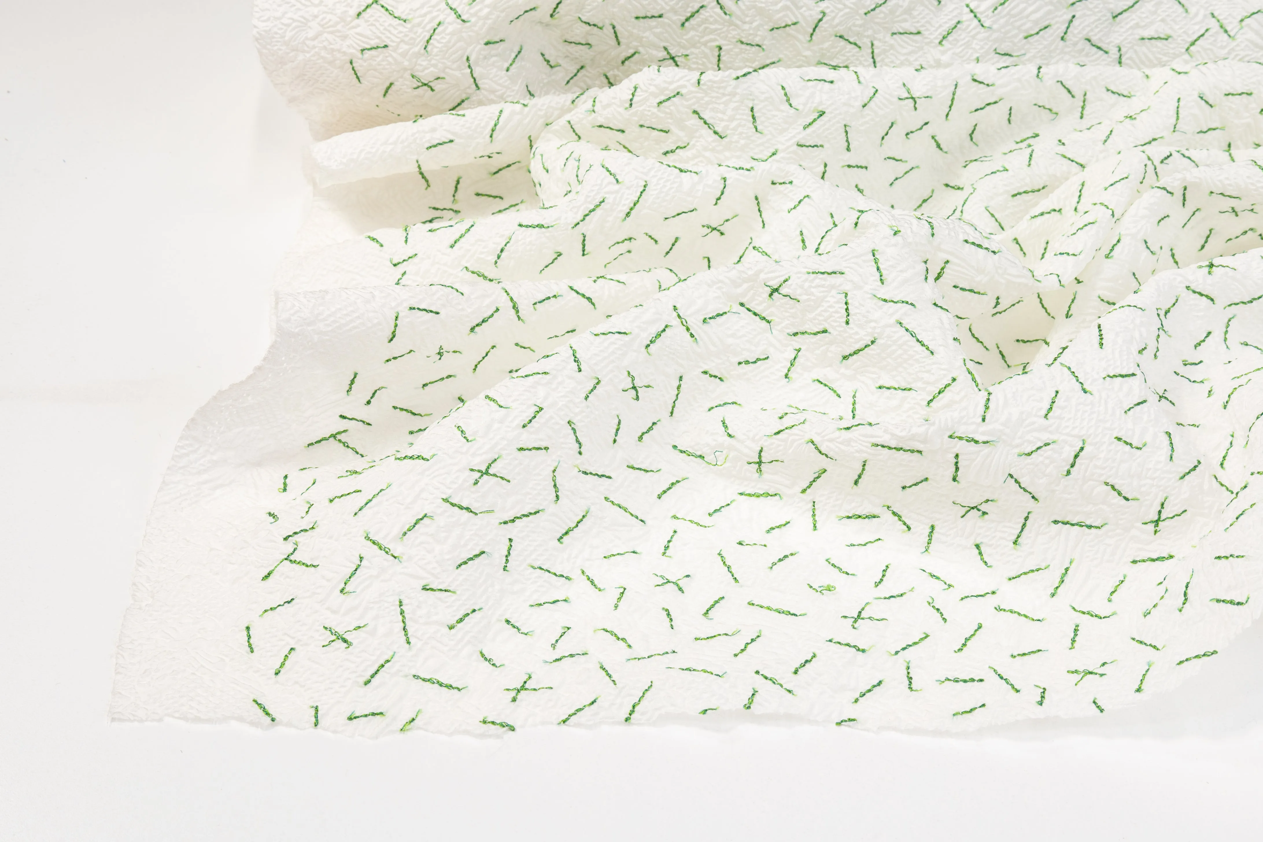 Crinkled and Embroidered Silk - White / Green