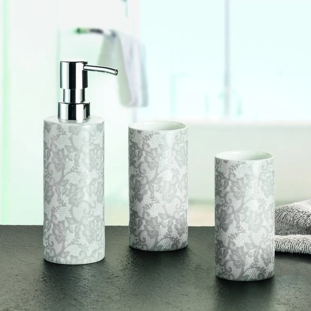 Lace Effect Porcelain Bathroom Accessories